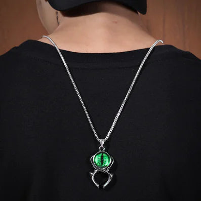 Vintage Style Feather Pendant Necklace